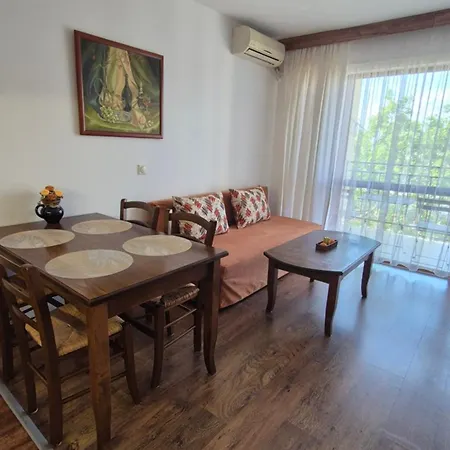 Апартамент Park&sea Retreat